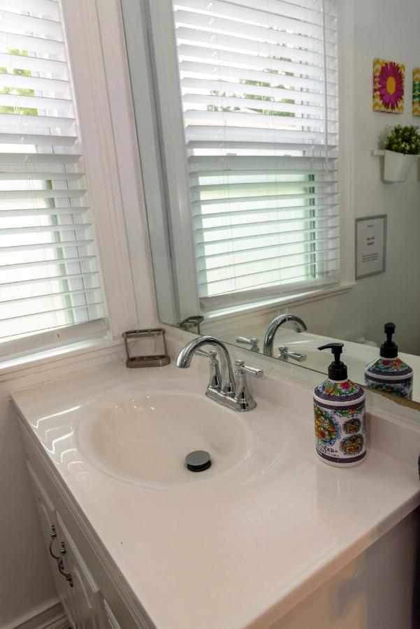 Cozy Private Bedrooms Kitchen Wifi Englewood Exterior photo